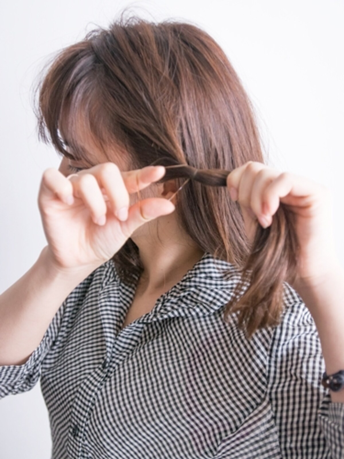 髪色に近いシリコンゴムを使用