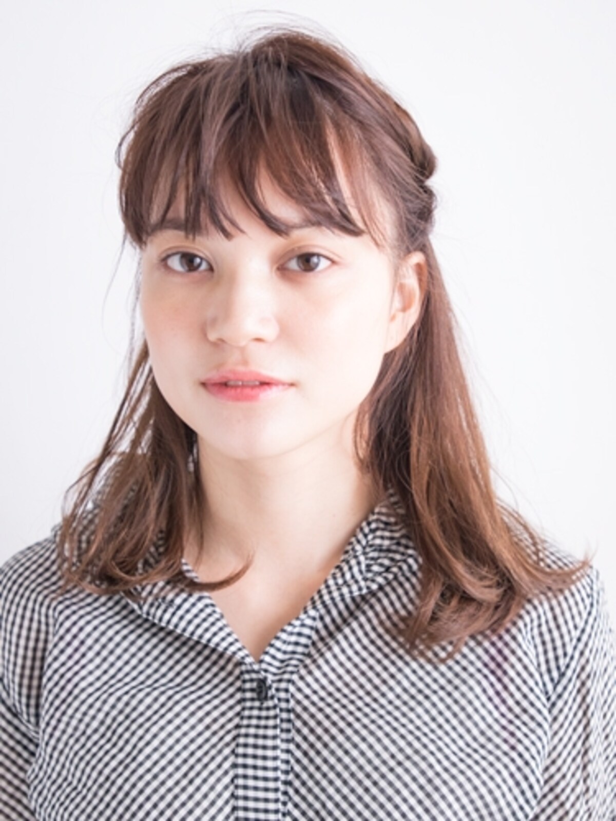 オフィスで使える簡単ハーフアップアレンジ