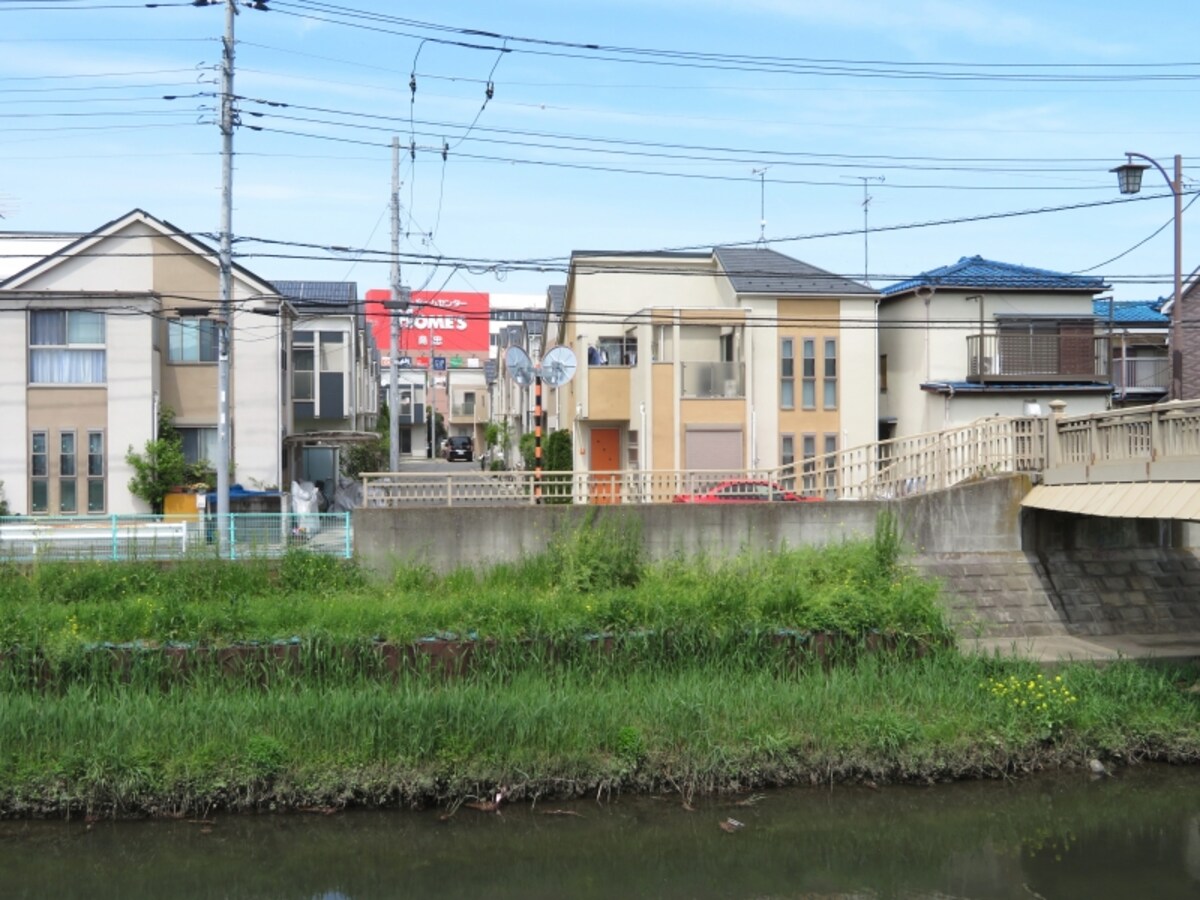 草加市内の大型商業施設