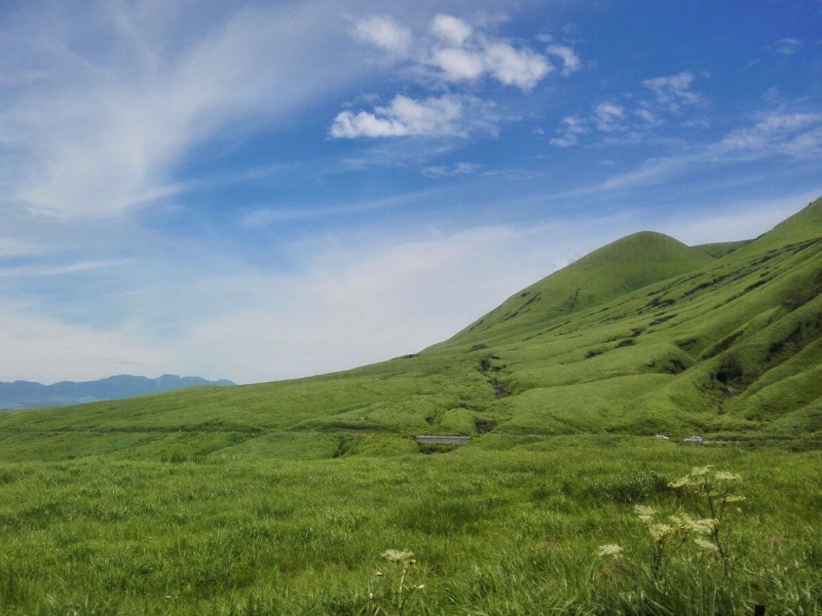 福岡県の青空と草原