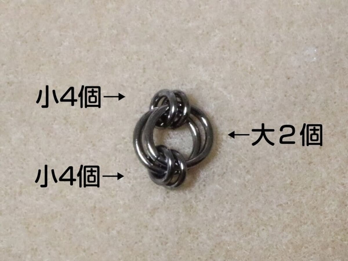 丸カン大も小も2個ずつ使います。