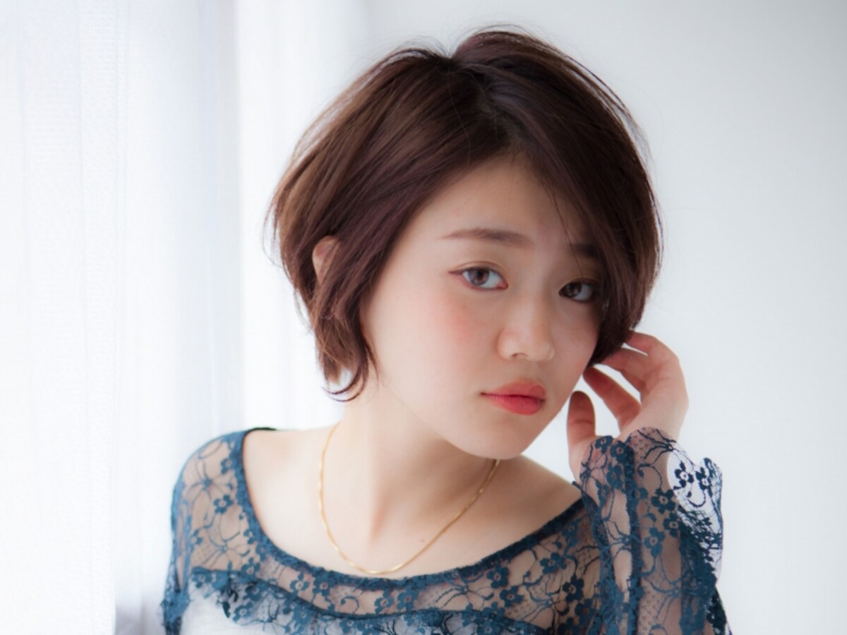 40代女性に似合う前下がりショートボブスタイル