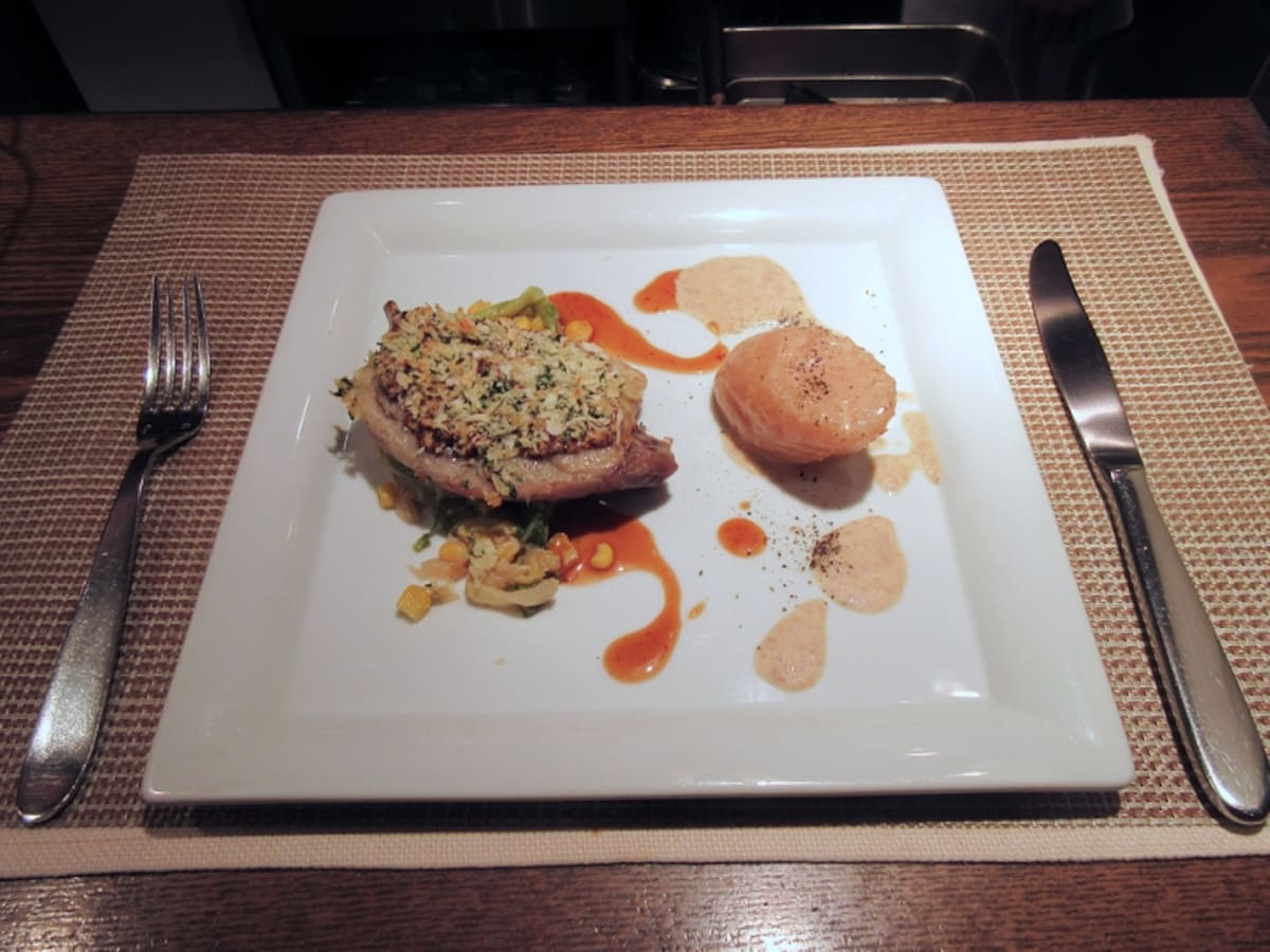 セラヴィーナガノ （CEST LA VIE NAGANO） 鴨モモ肉のコンフィ 粒マスタードの香草パン粉焼き