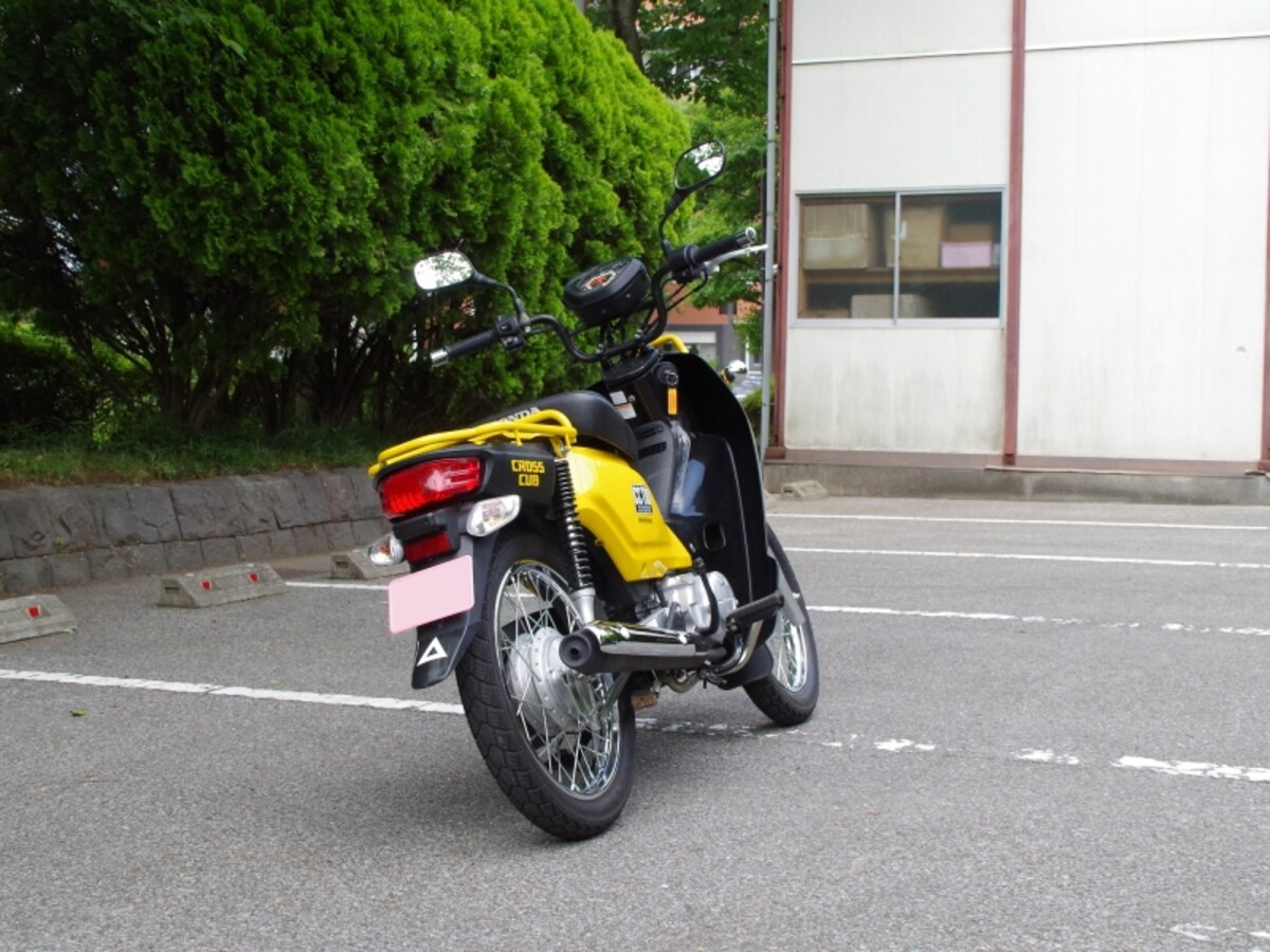 クロスカブ　リアビュー