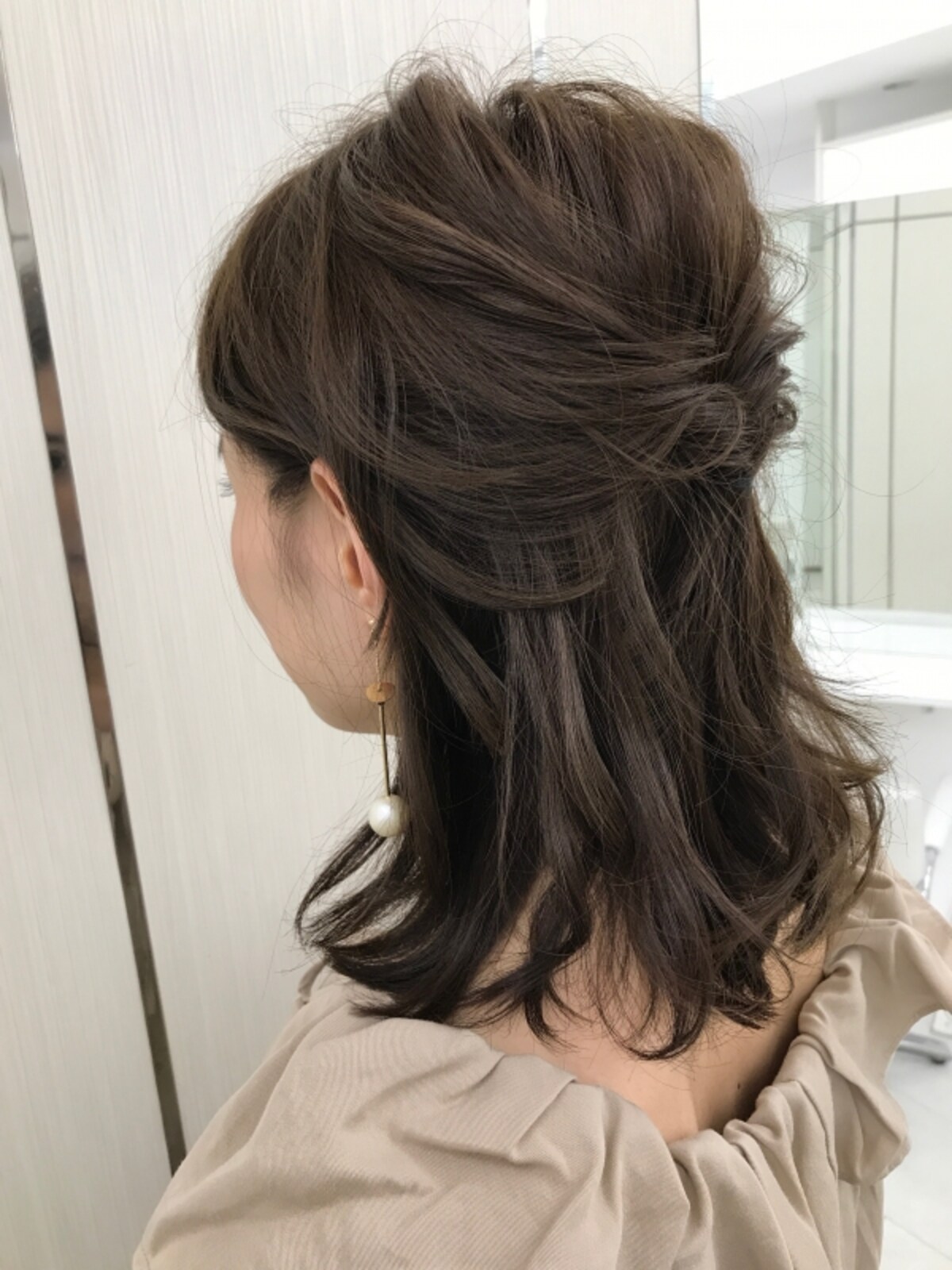ねじるだけの簡単ハーフアップ
