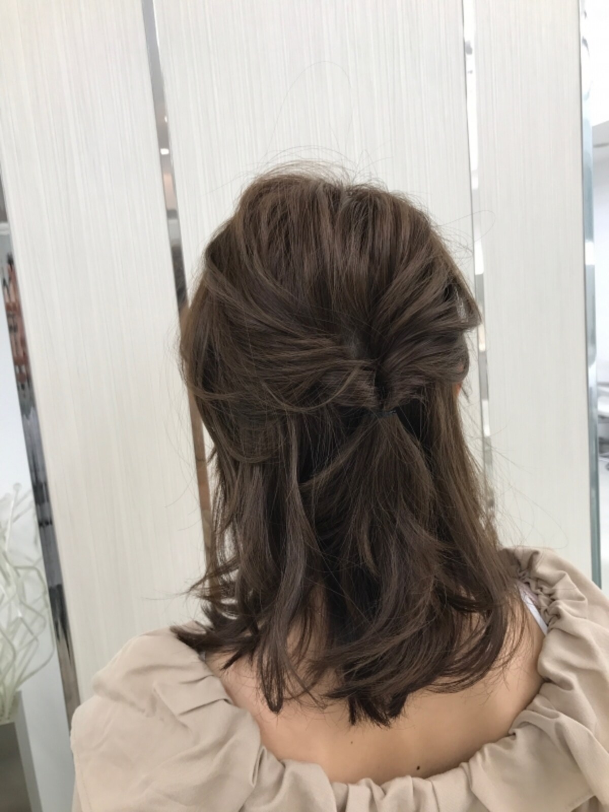 ねじるだけの簡単ハーフアップ