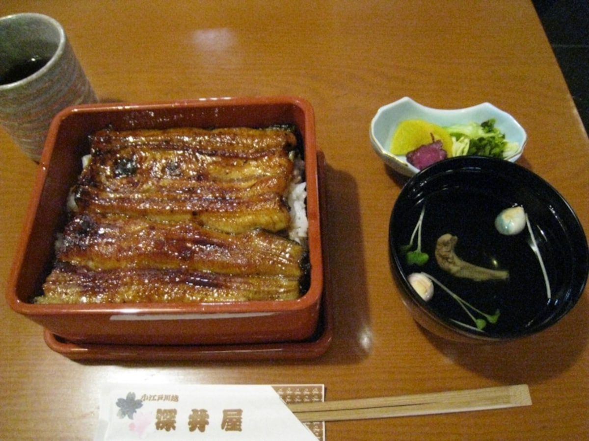 うな重（松）。お新香と肝吸い付き。
