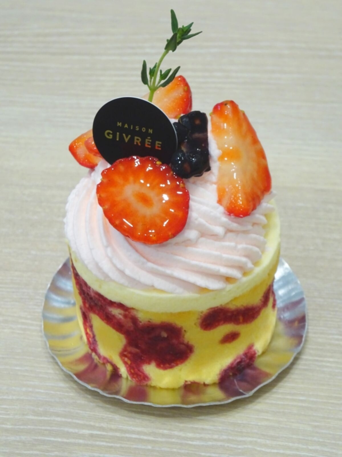 「パティスリー メゾン ジブレー」の「フリッソンルージュ」（税別450円）