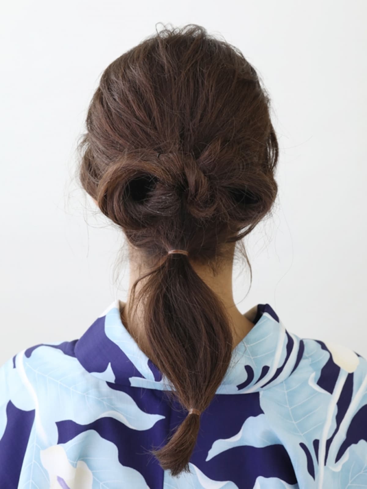 どちらのヘアゴムもきつく結ぶ