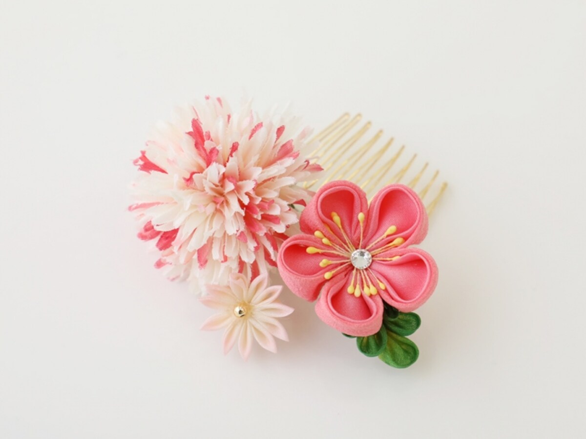 和の雰囲気のヘアコーム