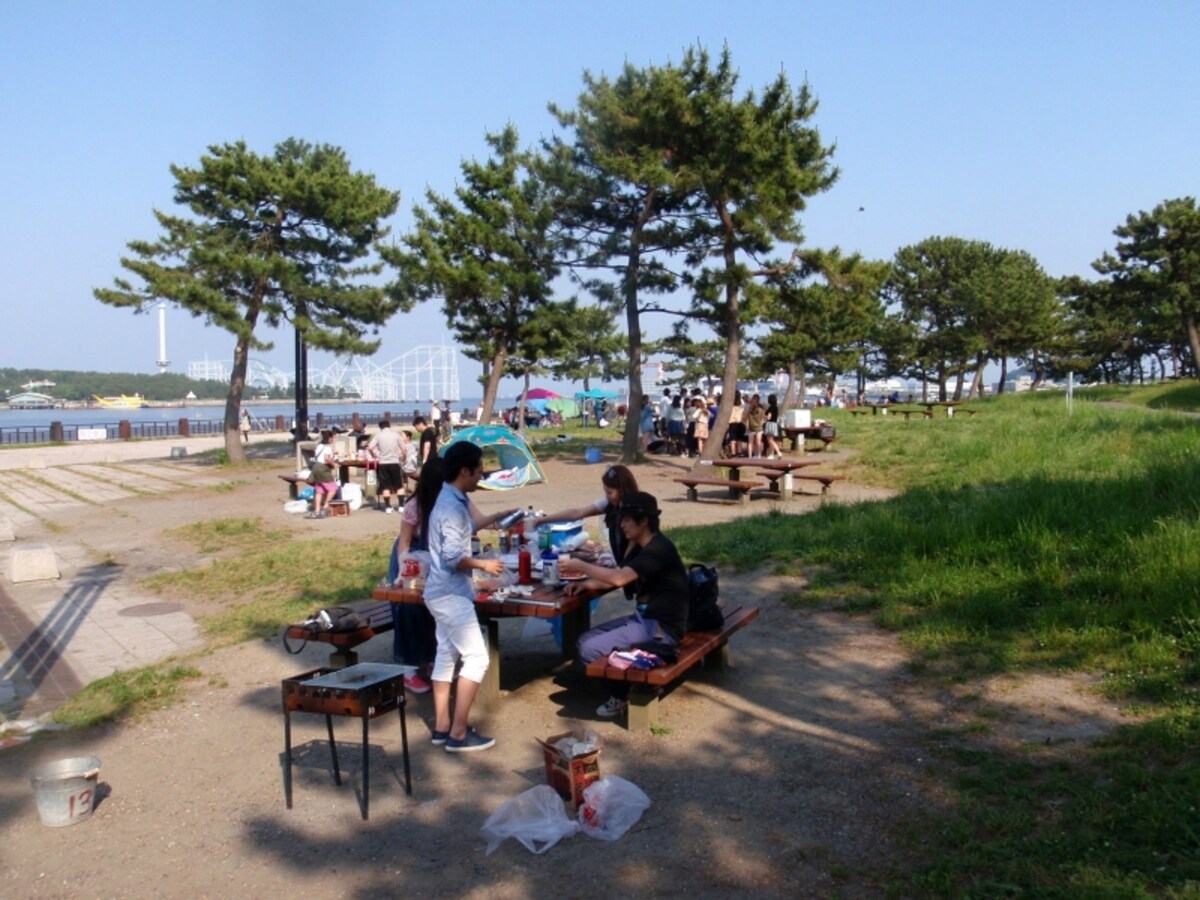 横浜で唯一の海水浴場を持つ、海の公園でBBQを(画像提供:横濱グリル)