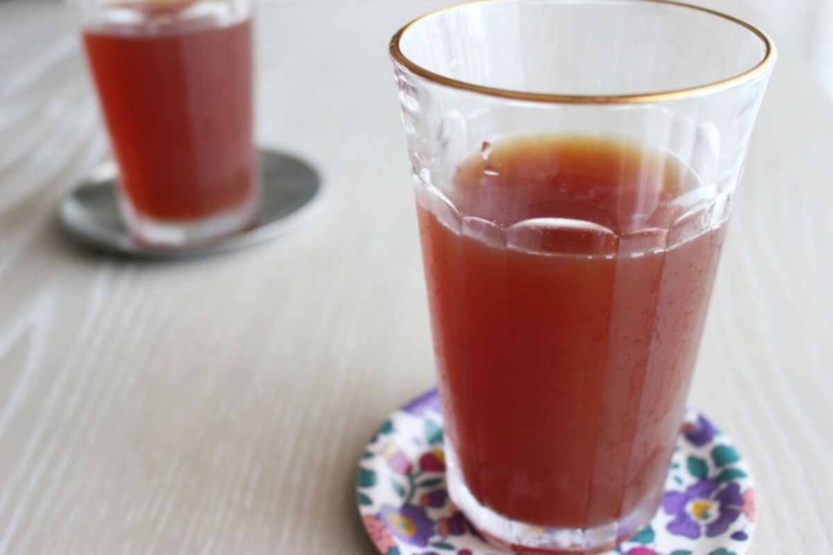 クリームダウンを起こしたアイスティー。「紅茶を急速に冷やす」ことが防ぐポイント