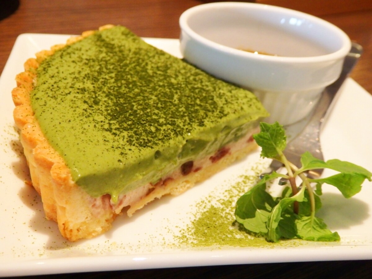 ルームラックスカフェの抹茶タルト