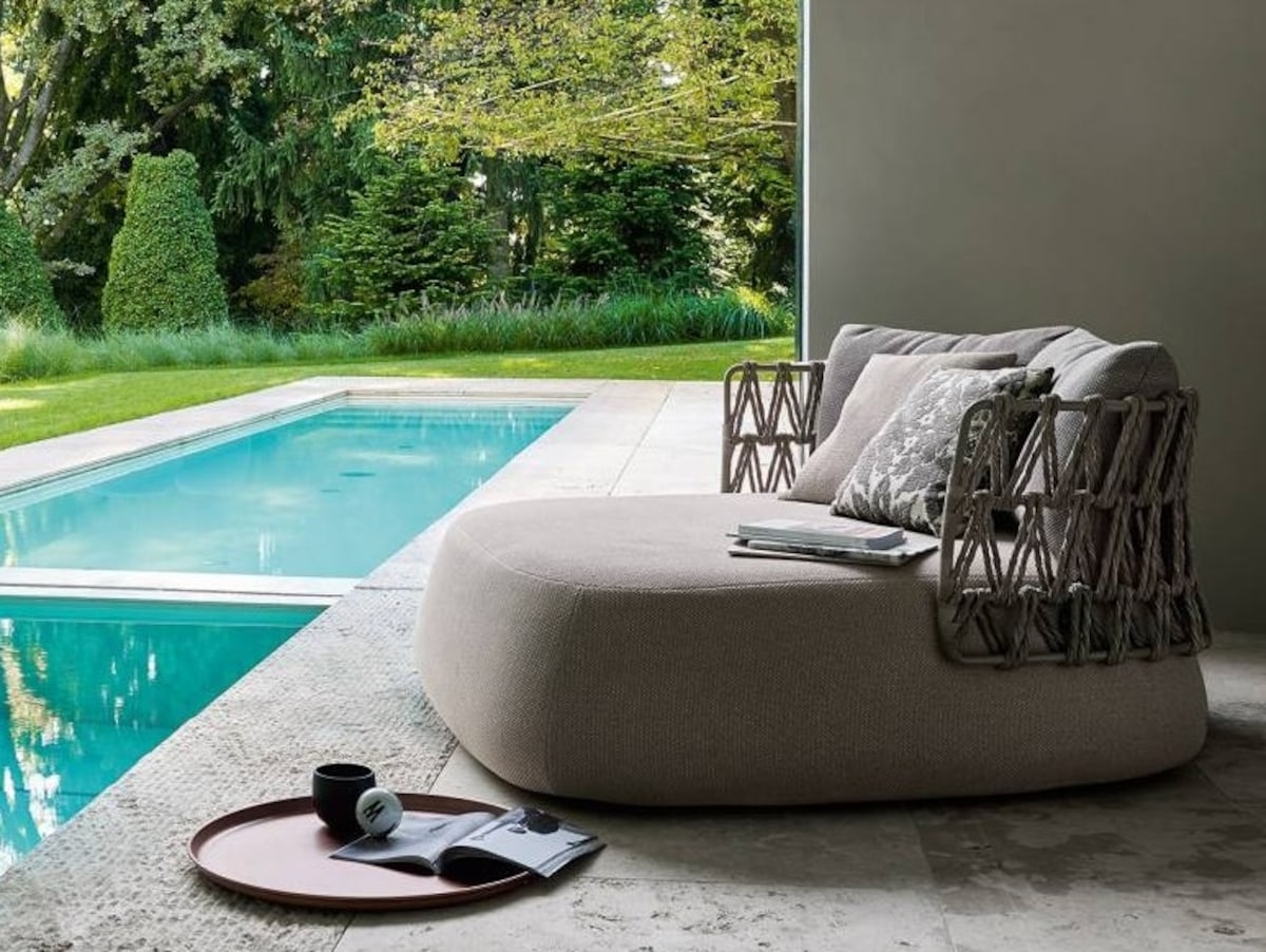 fat-sofa Outdoor
