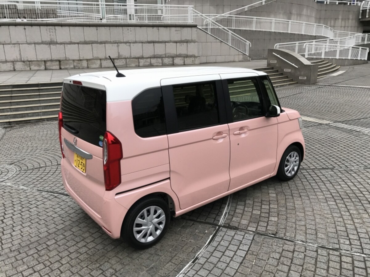 試乗車のカラーは、プレミアムピンク・パール