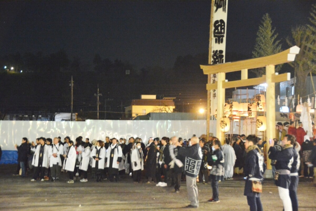 御神幸行列の終着点となる市役所前の御旅所