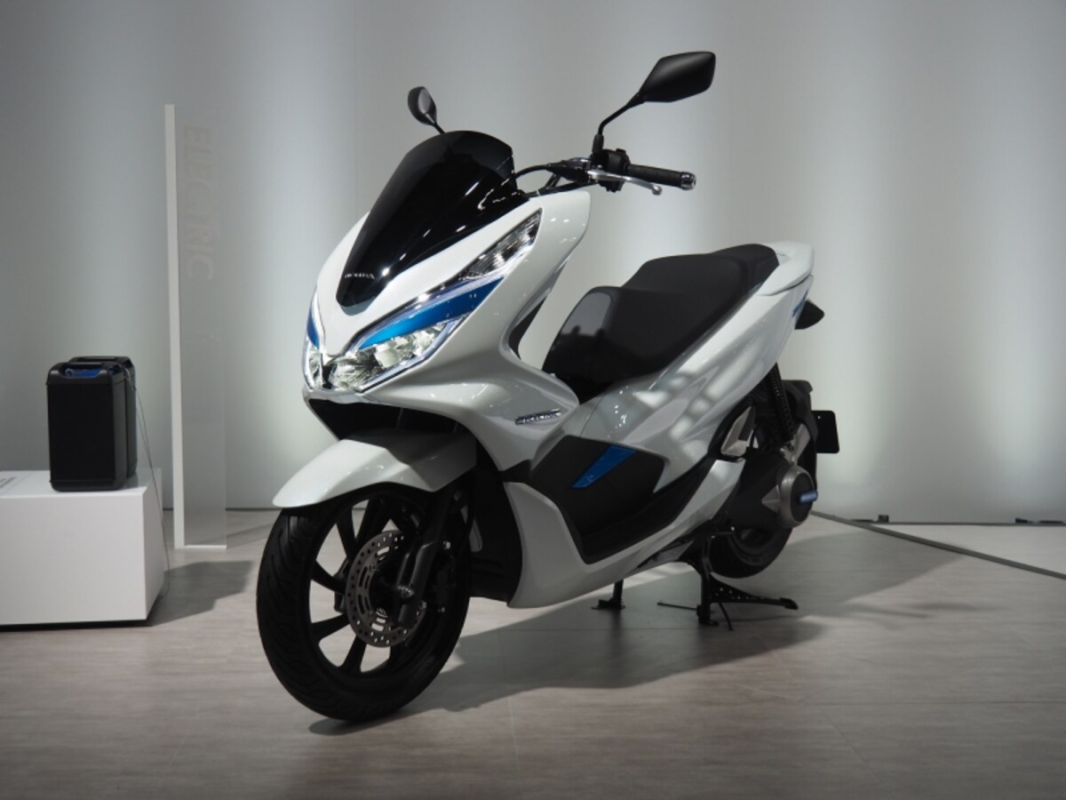 PCX　ELECTRIC。リア周りがハイブリッドと異なる