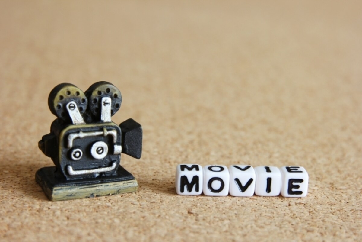 映画の字幕と吹替えイメージ