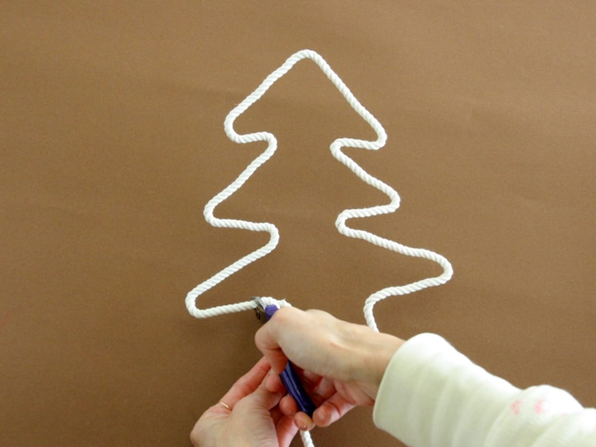 ワイヤーで作るクリスマスツリー