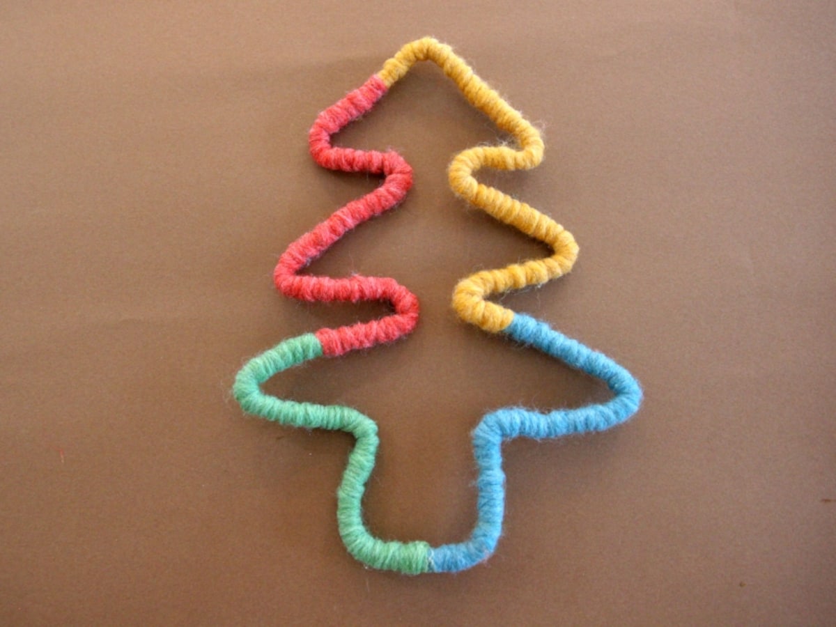 ワイヤーで作るクリスマスツリー