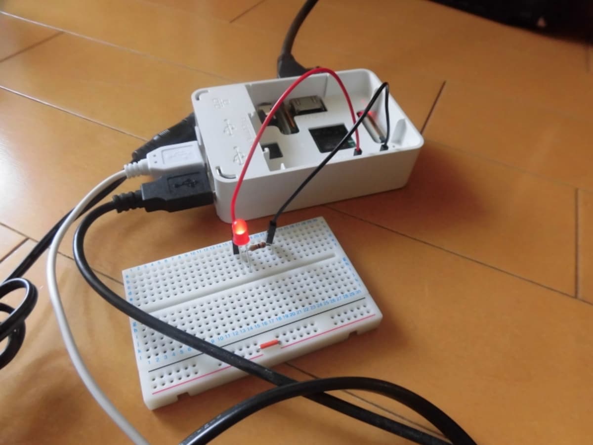 ラズベリーパイでIoTするにはブレッドボードという土台が必要