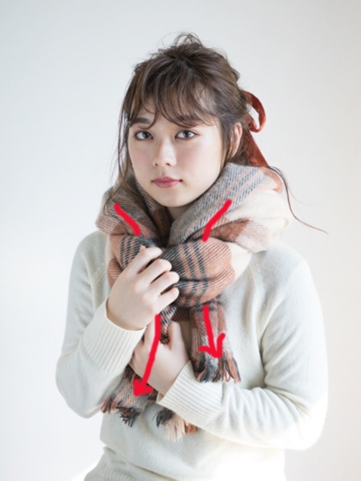 下から引っ張るようにして入れ込む