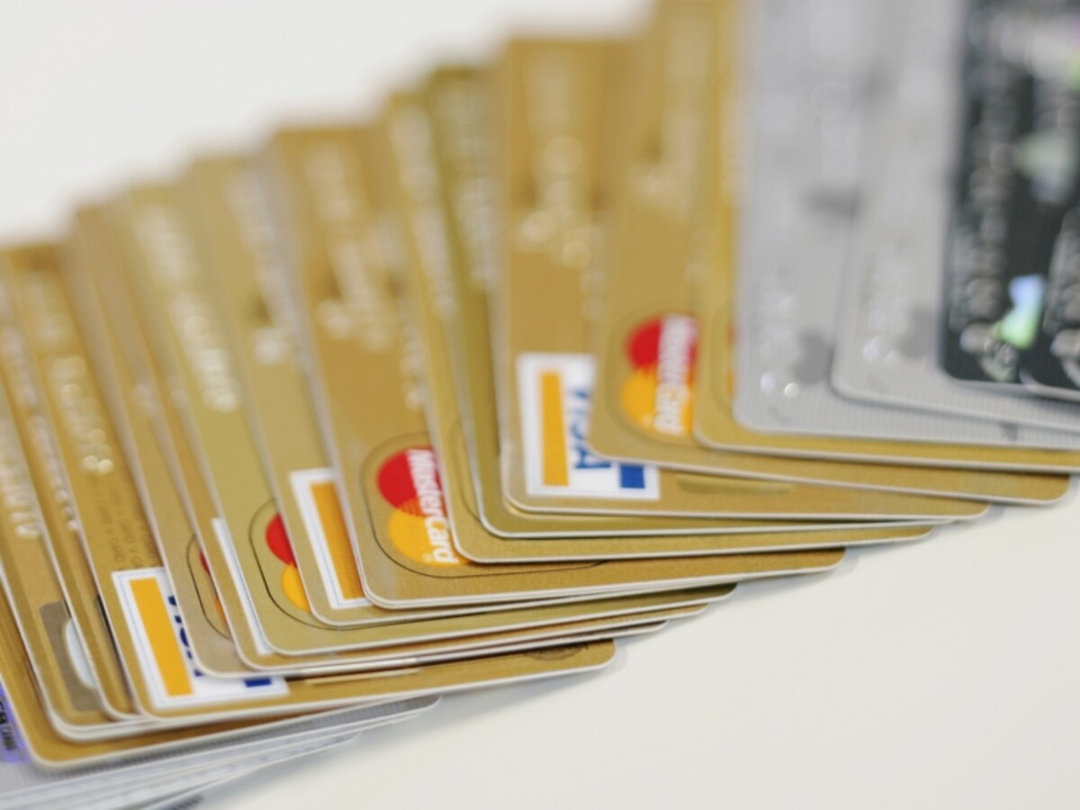 クレジットカードで税金を支払ってポイントをもらいたいと思う人も多いでしょうが、注意点もあります
