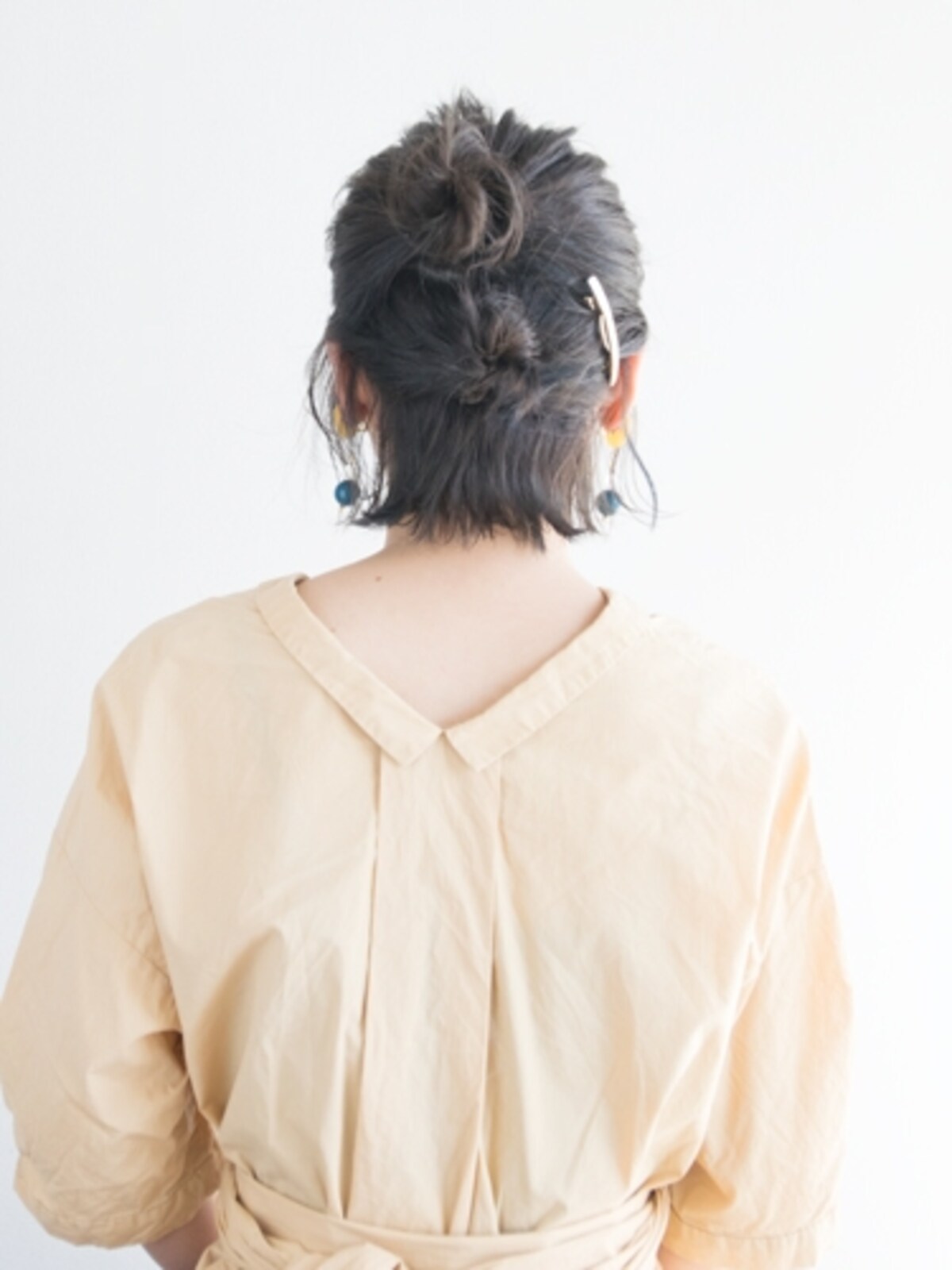 自分で簡単！ボブでもできる低めのお団子ヘアの作り方