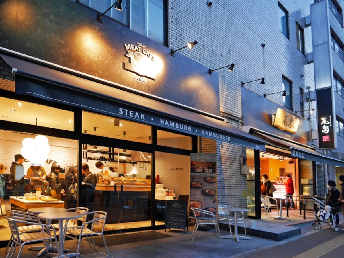 精肉店「尾島商店」の隣りにオープンした「Meat Cafe OJIMA(ミートカフェ オジマ)」(2018年1月7日撮影)