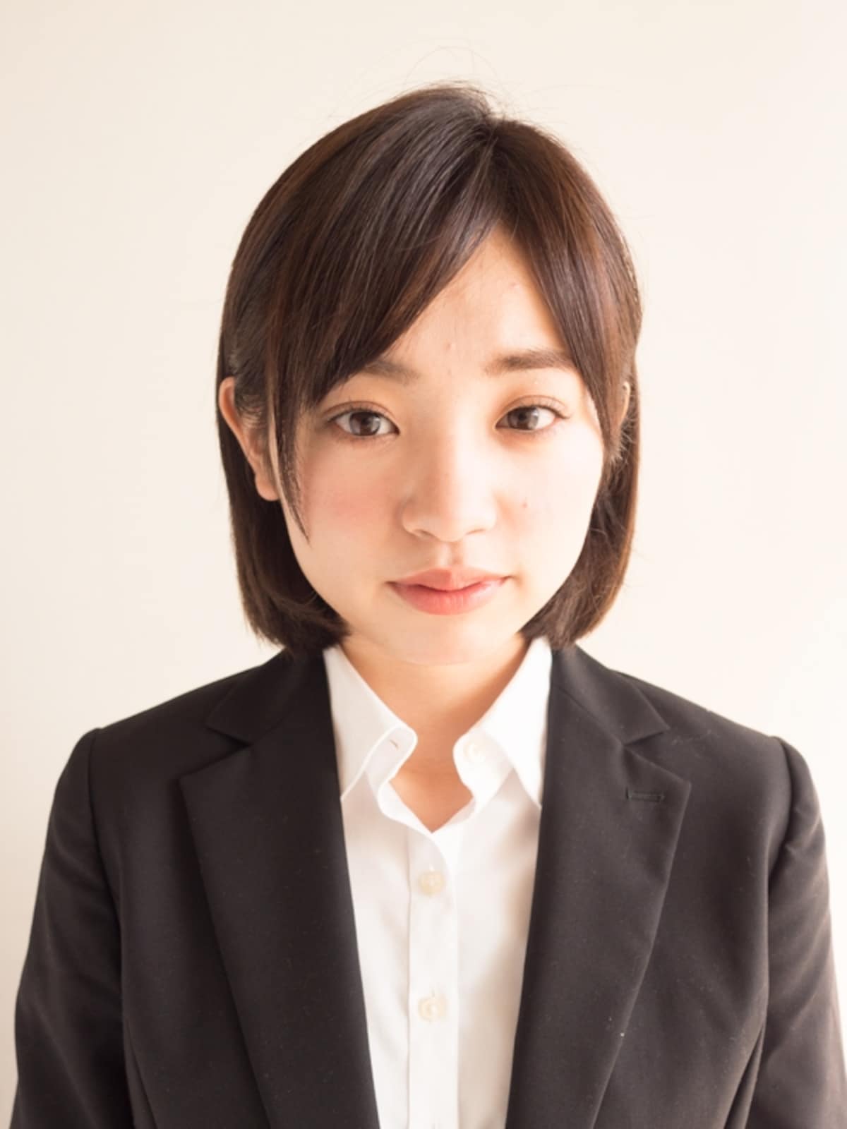 目尻の髪を残したいわゆる触覚ヘア