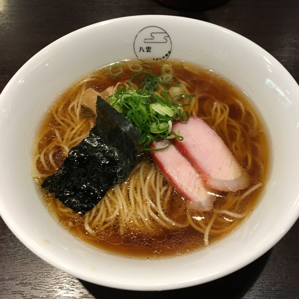 「八雲」の支那そば（黒だし）