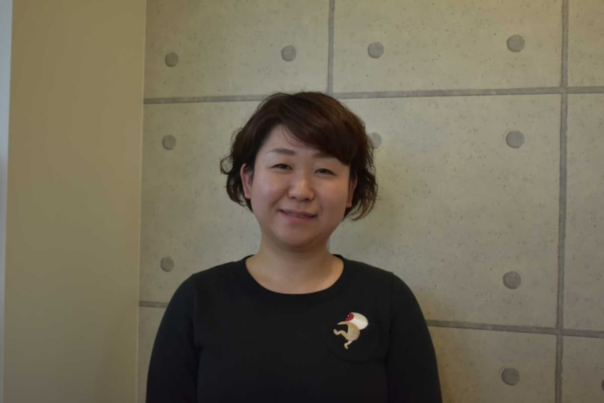 ワーカーズコープちばの及川恵さん。地域での活動を通じて、「制服バンク」を立ち上げた