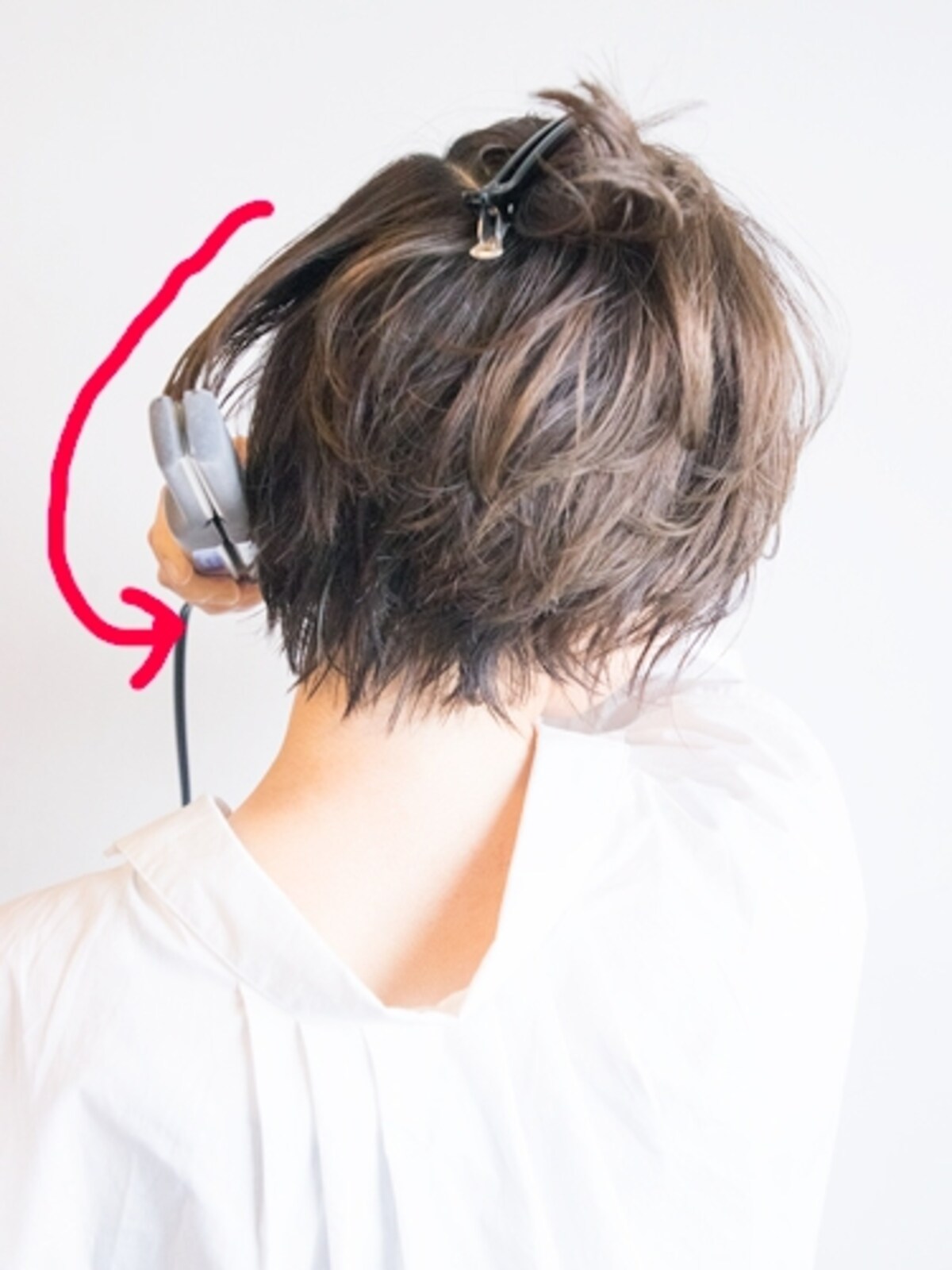 毛先は内巻きにする
