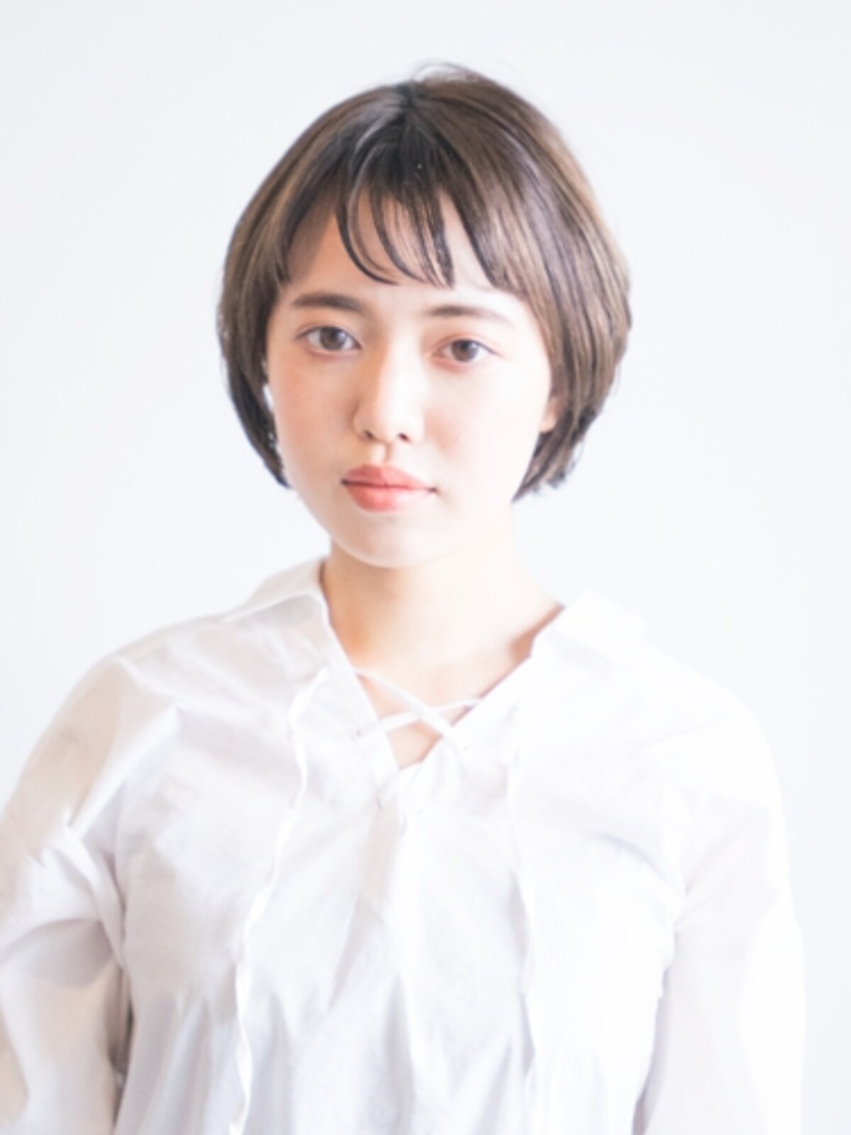 ショートヘアをアイロンでストレートにするおすすめヘアアレンジ