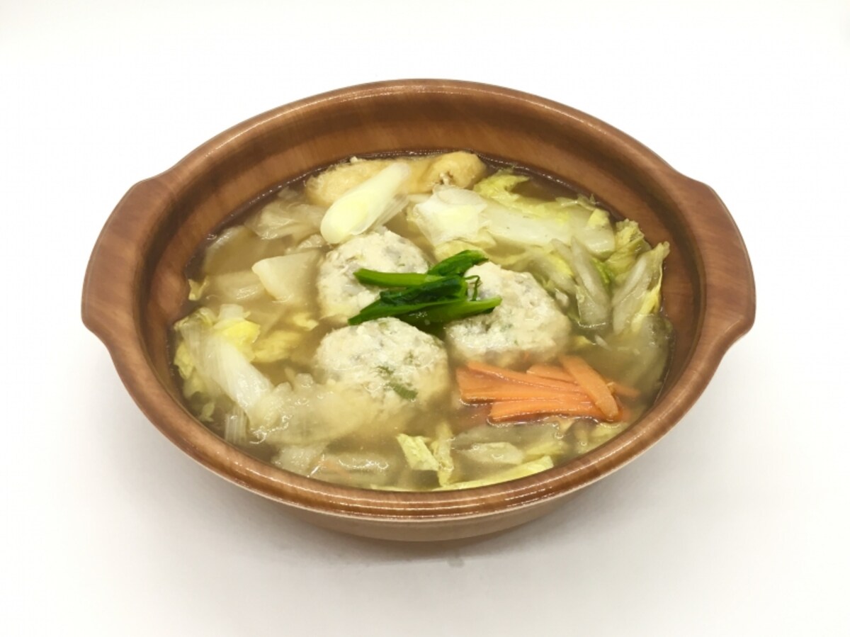 1日に必要とされる野菜1／2が摂れる鶏団子鍋 税込430円