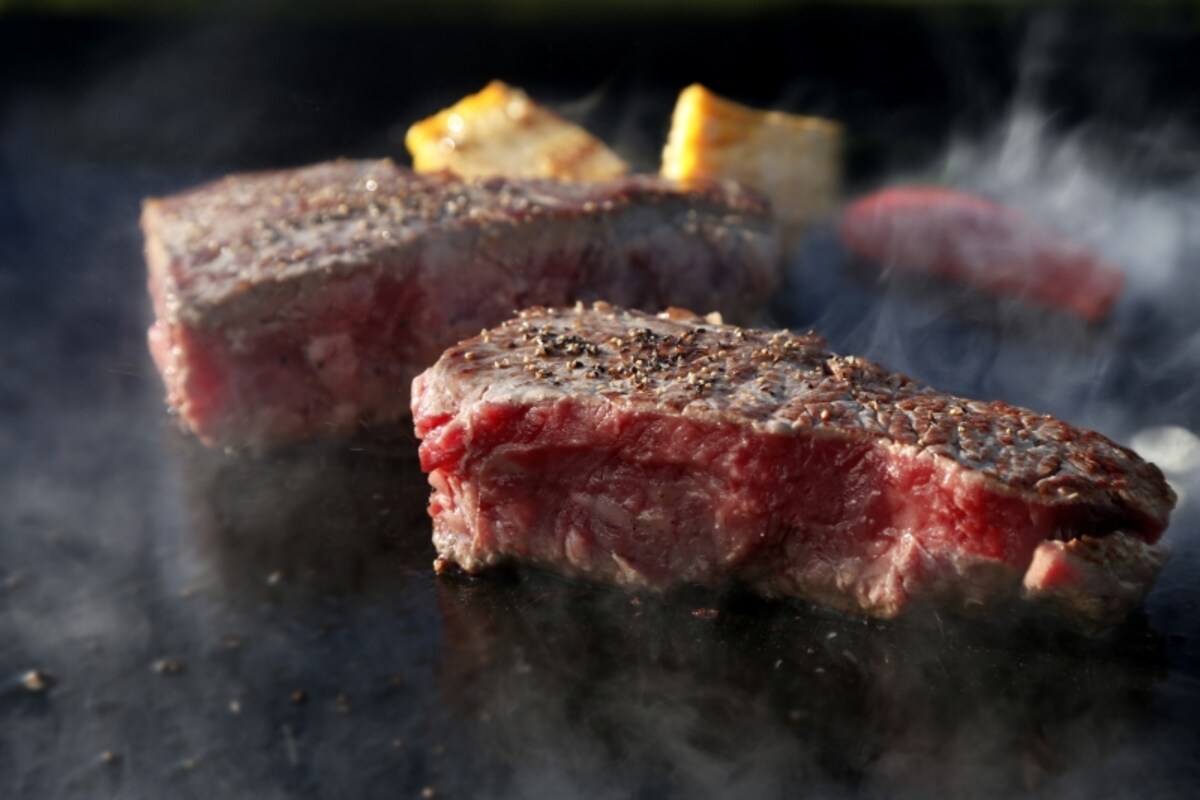 いきなり！ステーキを運営する外食チェーン。一時は債務超過に陥る寸前にまで経営難となっていた外食ですが、今や一年で東証二部上場と一部指定替えを実現し、さらにナスダック上場を目指すほど成長への階段を上っている企業です