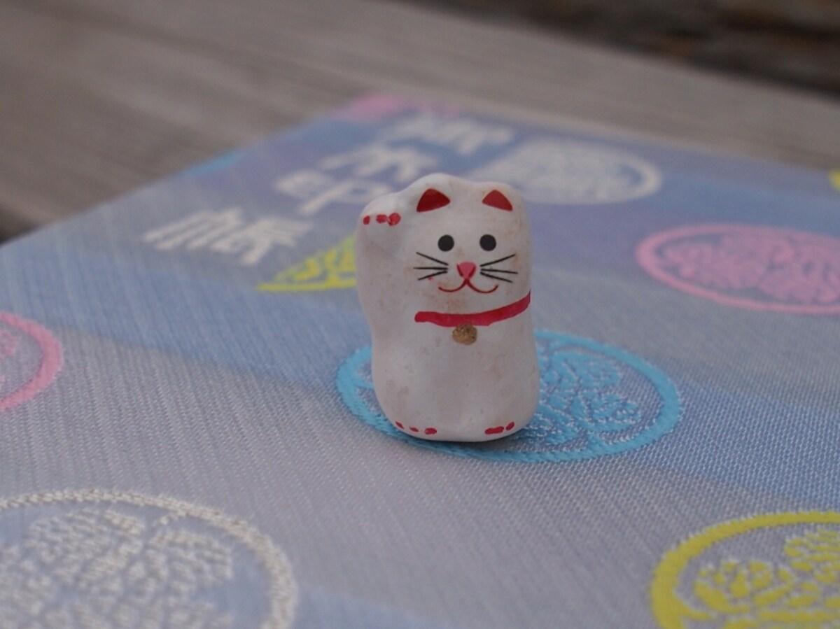 御朱印帳と比べてもこの小ささ。なんともかわいい