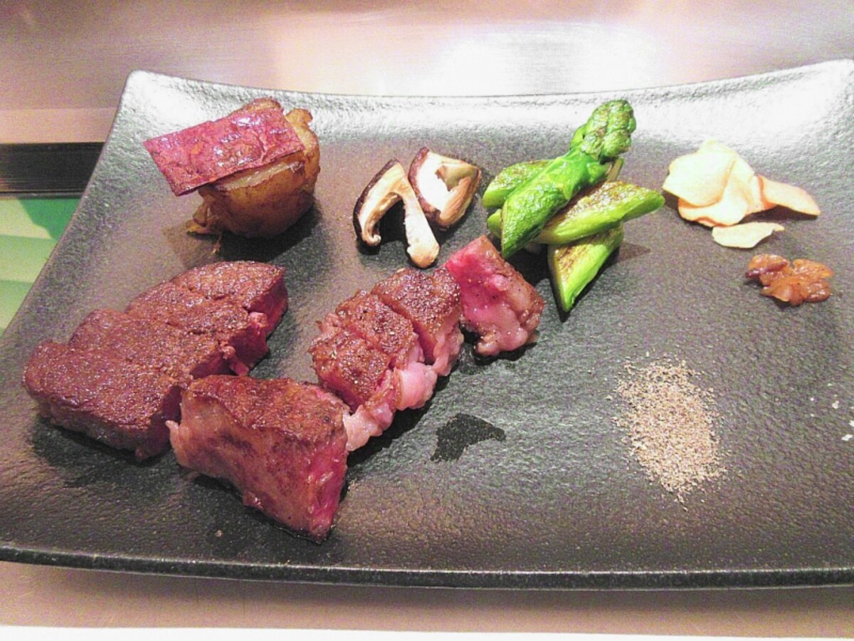 帝国ホテル 東京 嘉門 特撰和牛サーロインと特撰和牛フィレ