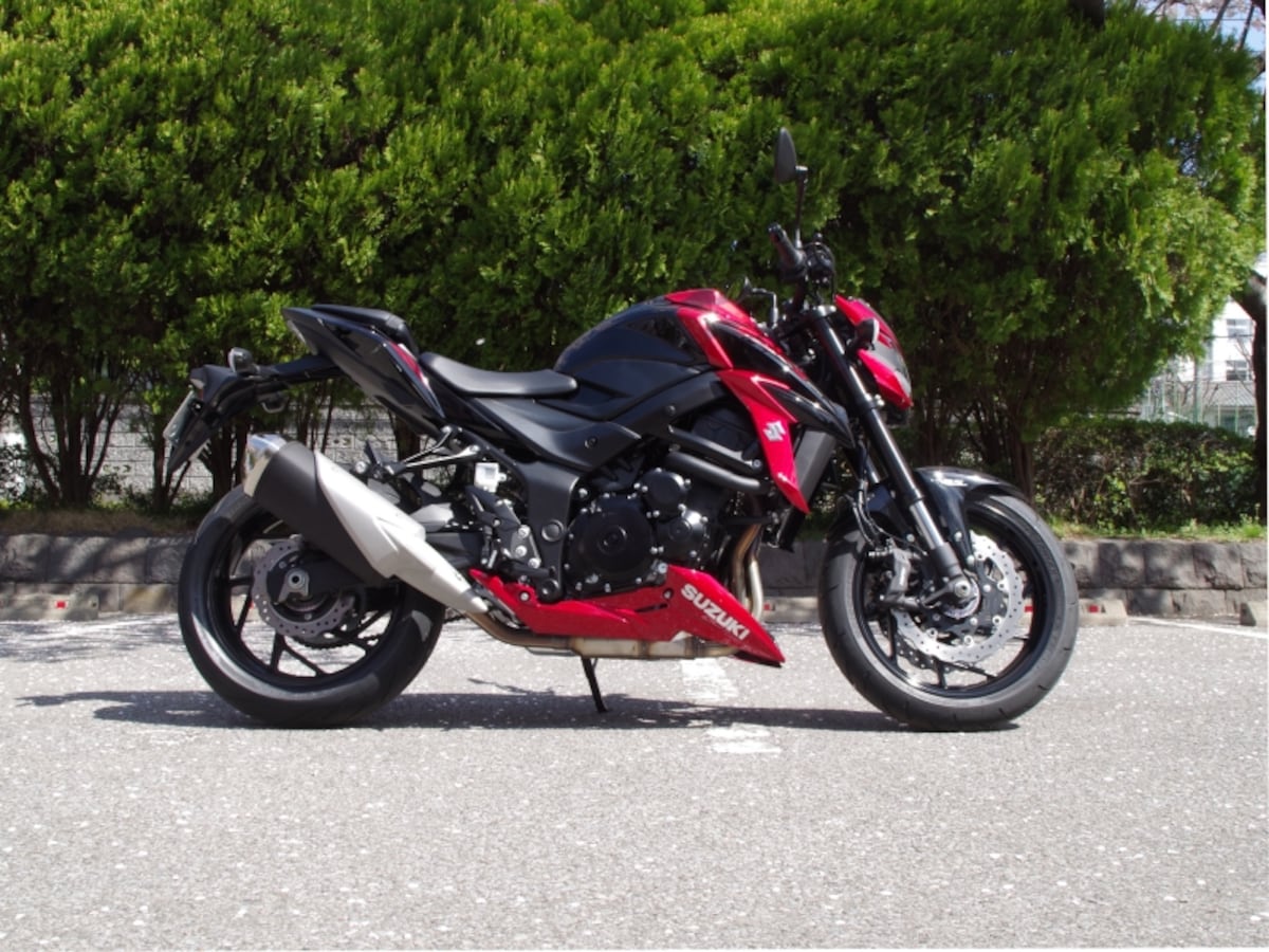 GSX-S750サイドビュー