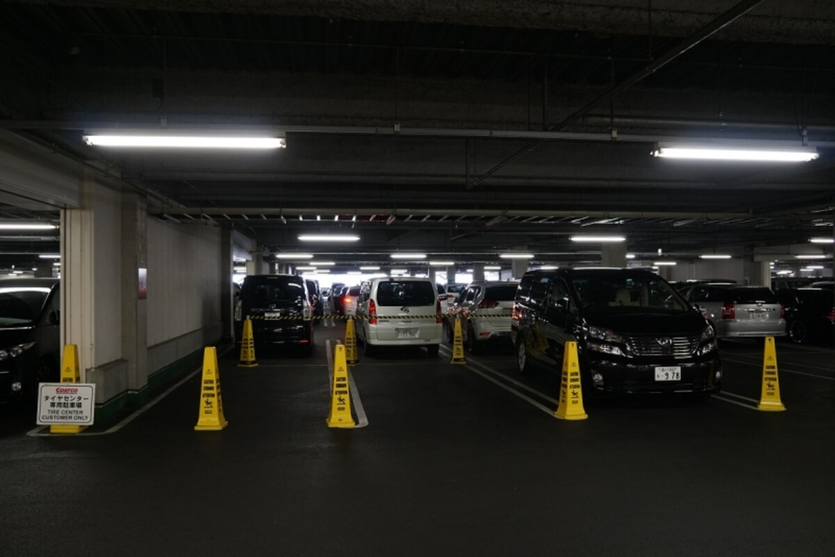 コストコタイヤセンター専用駐車場