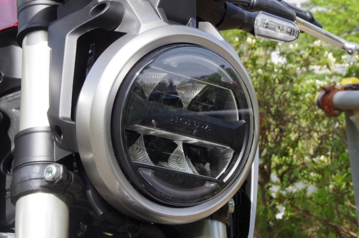 CB125RのLEDヘッドライト