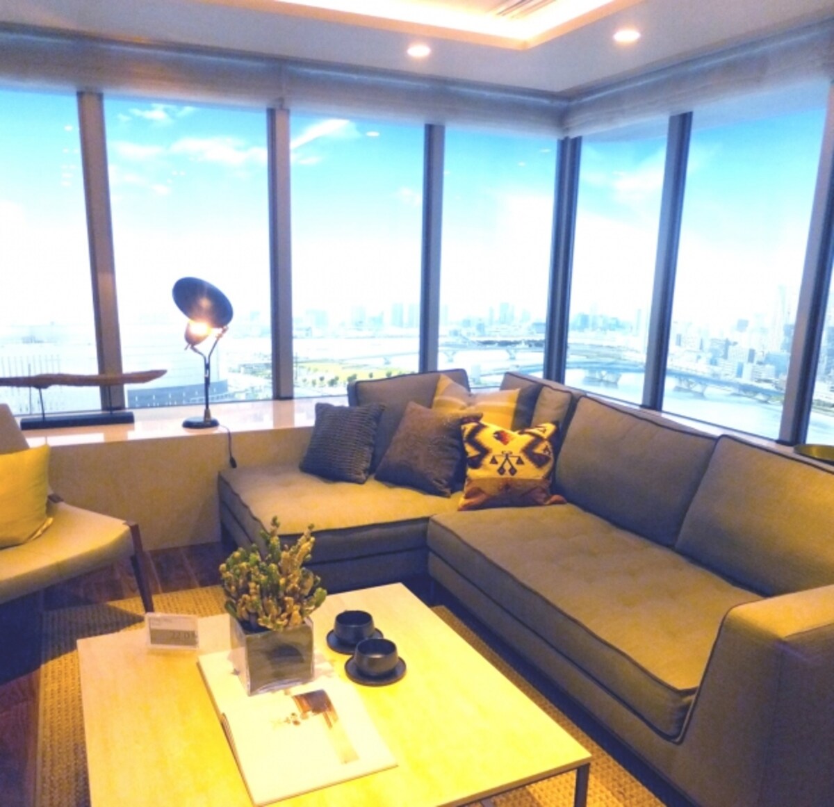 角部屋のリビングからは2方向の景色が楽しめる