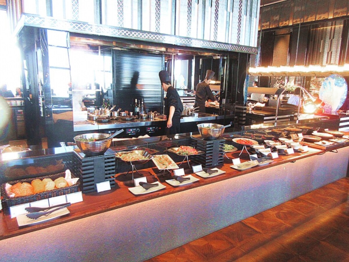 AWA LOUNGE 軽食のブッフェ台