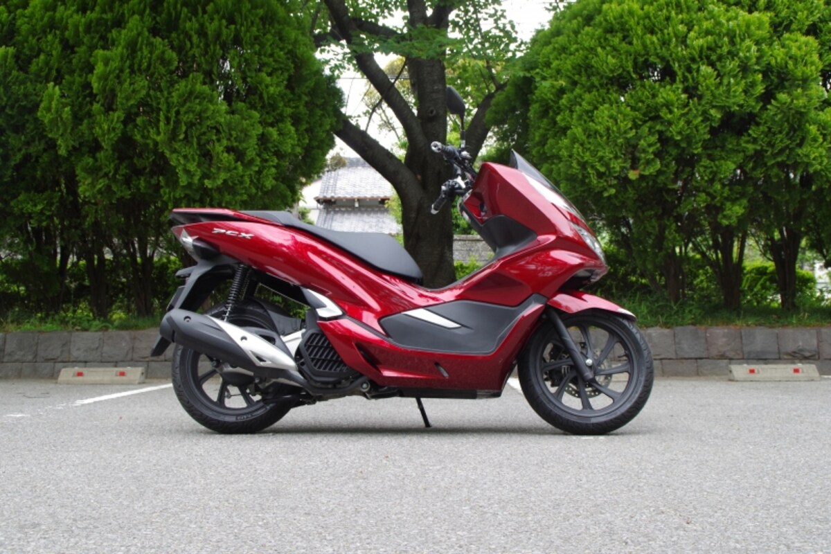 2018年式PCX(JF81)サイドビュー