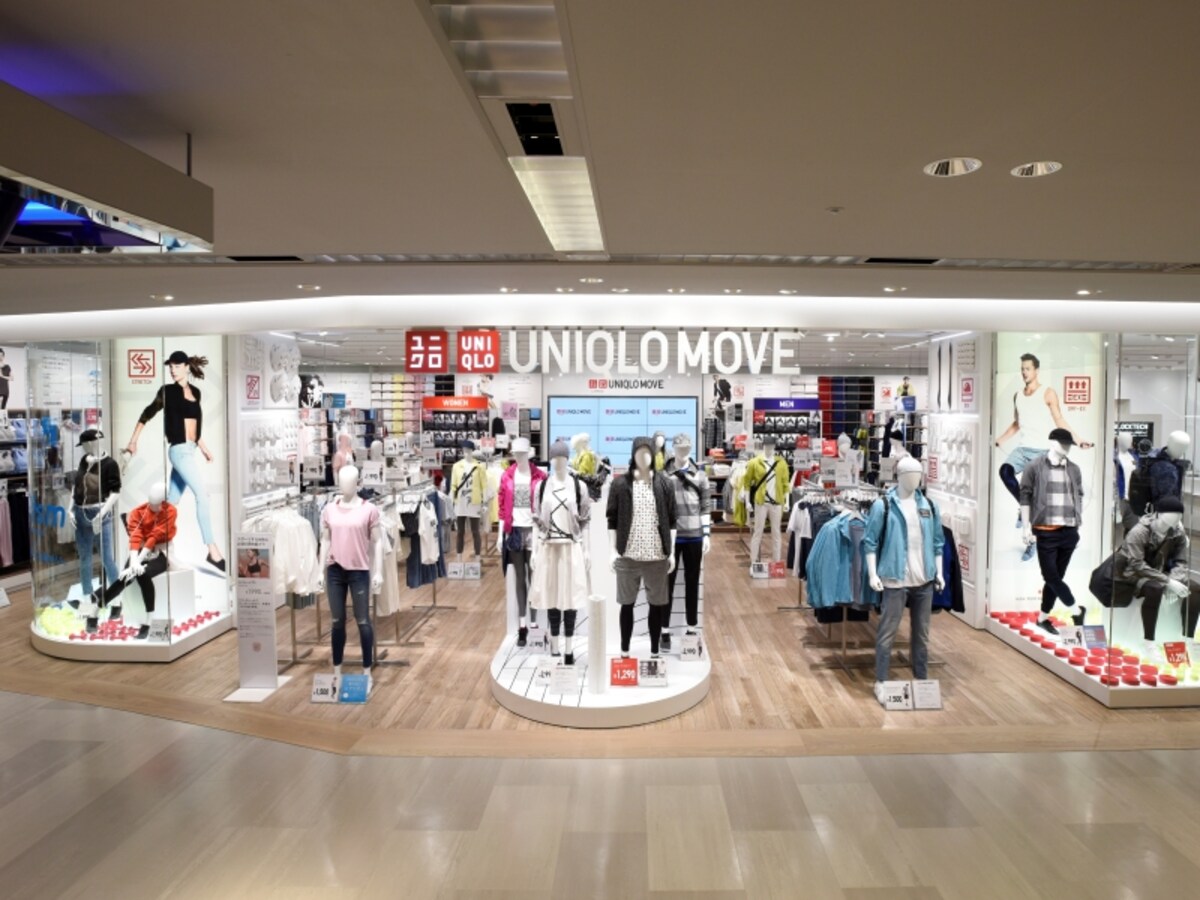新宿高島屋にあるUNIQLO MOVE。ユニクロ商品の中でも運動性が高い商品を中心においている。運動会に参加する最適な服が見つかるかもしれない。