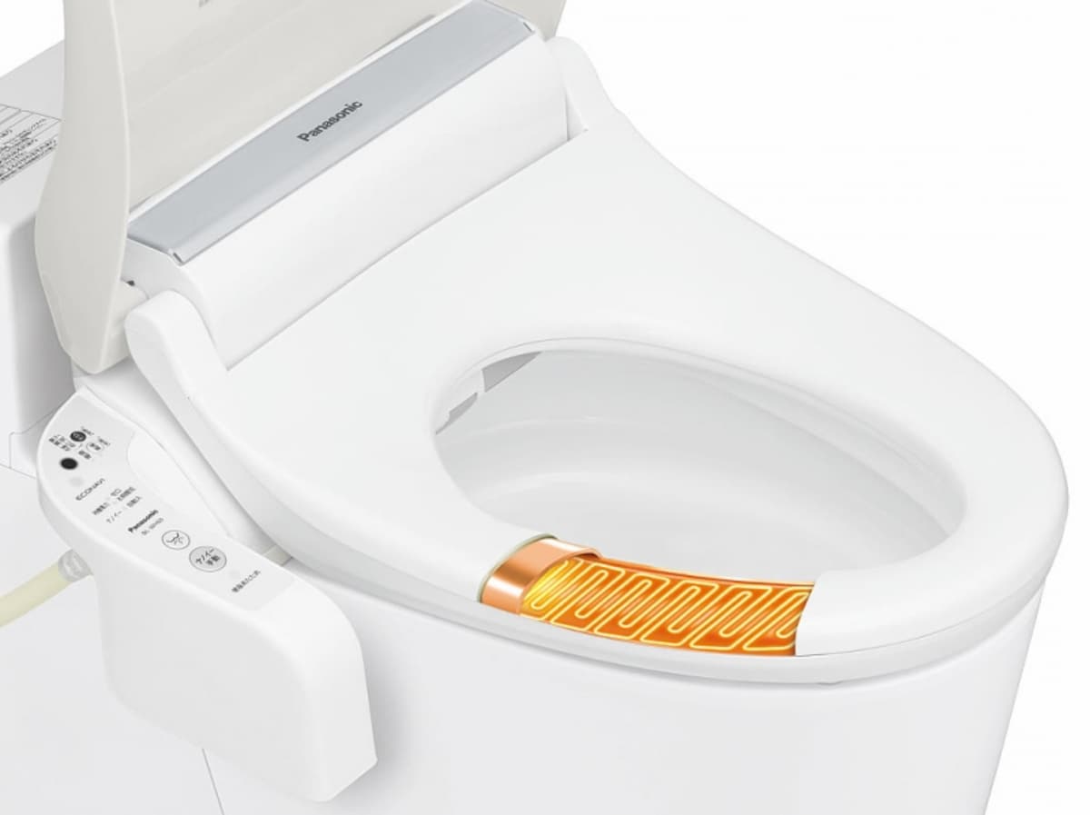 「使うときだけ「便座」をあたためる瞬間暖房便座。センサーで人の入室を検知して約6秒で便座を暖房。保温電力を大幅に節約可能。 [温水洗浄便座　ビューティ・トワレ　瞬間暖房便座]　パナソニック エコソリューションズ　http://sumai.panasonic.jp/