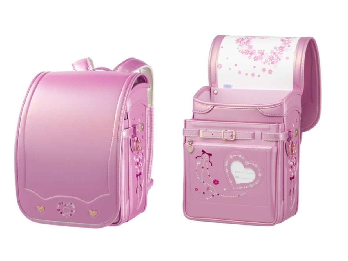 ハートフルブーケは、かぶせやサイドなどにハートやフラワーブーケの小花柄をあしらったかわいいデザイン！