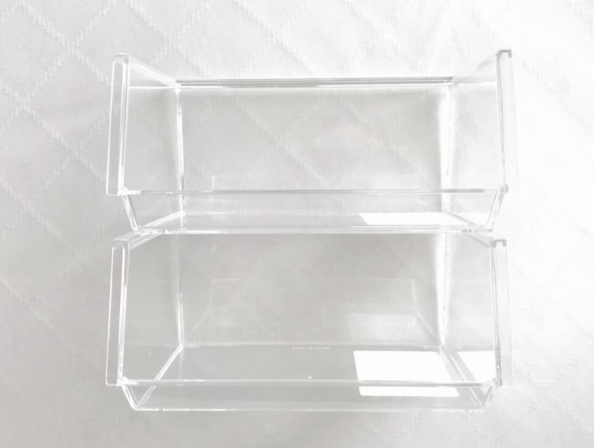 セリアのおしゃれ収納グッズ：重ねて使用できる、セリアのスタッキングコンテナ（ワイド）
