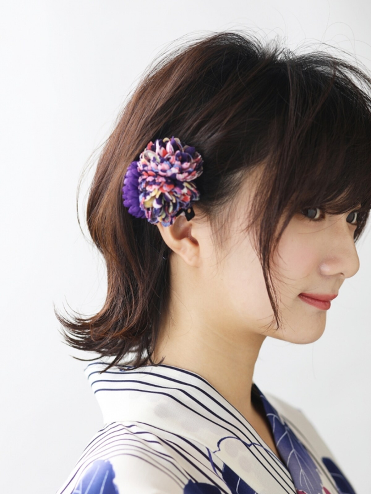 襟足にくびれを作って美人度アップ