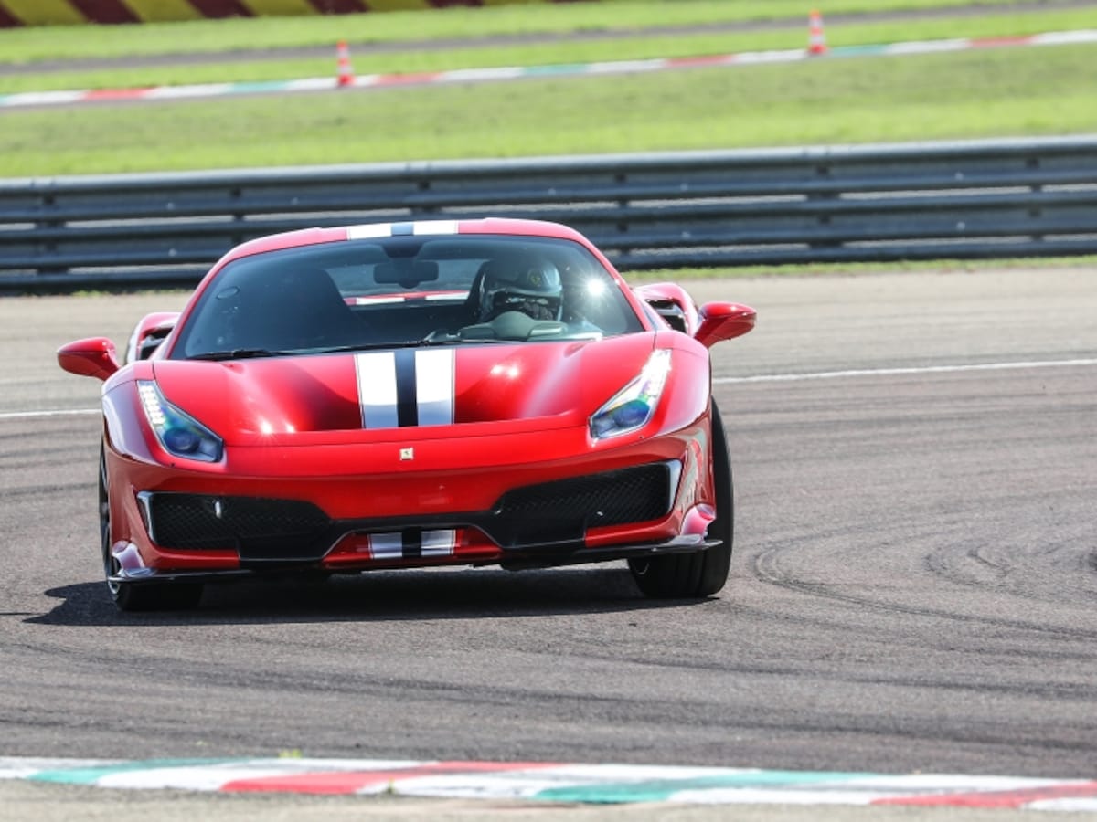 フェラーリ 488ピスタ